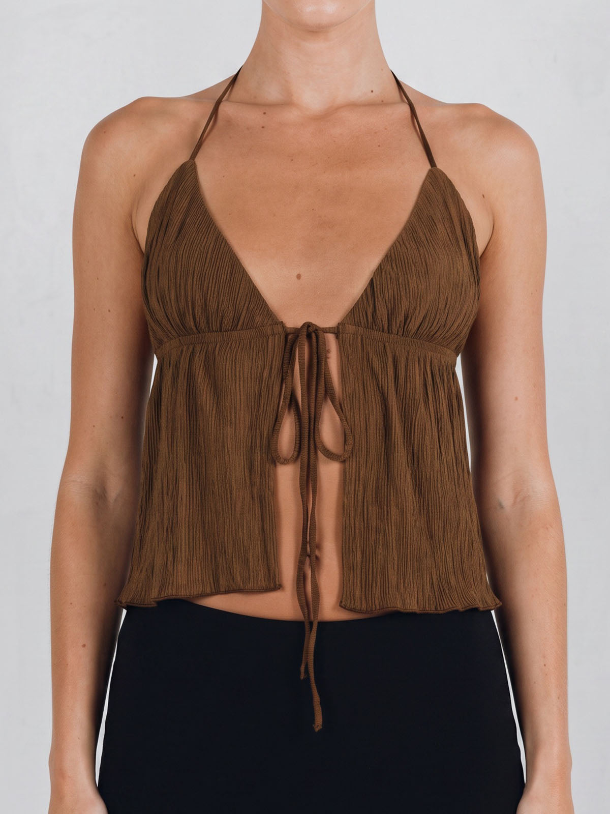 Cute Plunge Halter Neck Tie Front Slit Summer Resort Plisse Crop Top